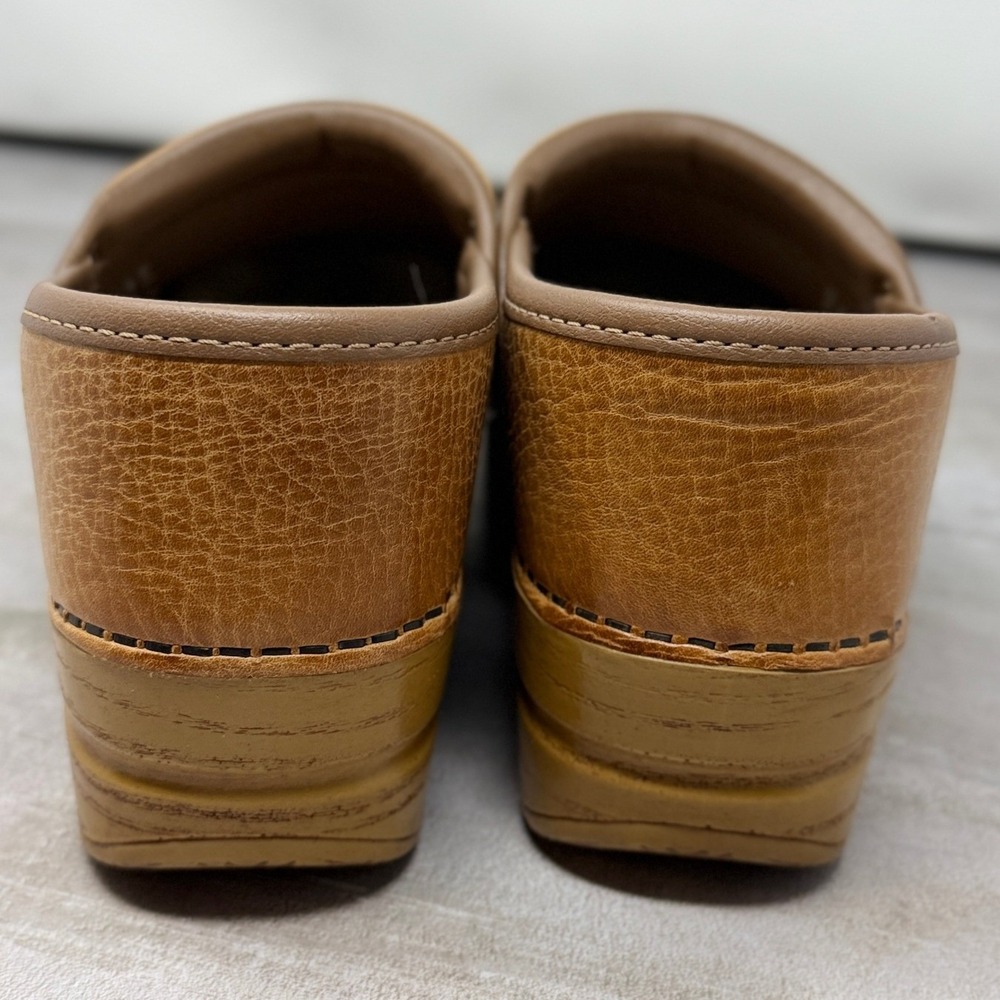 Dansko Professional Honey Pebbled Leather Clogs Womens Size 35 Tan Comfort Shoes - Picture 4 of 9